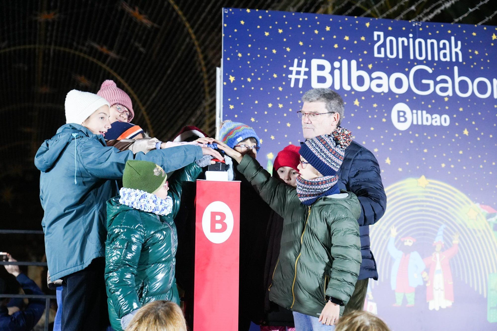 En imágenes: la Navidad ya luce en Bilbao