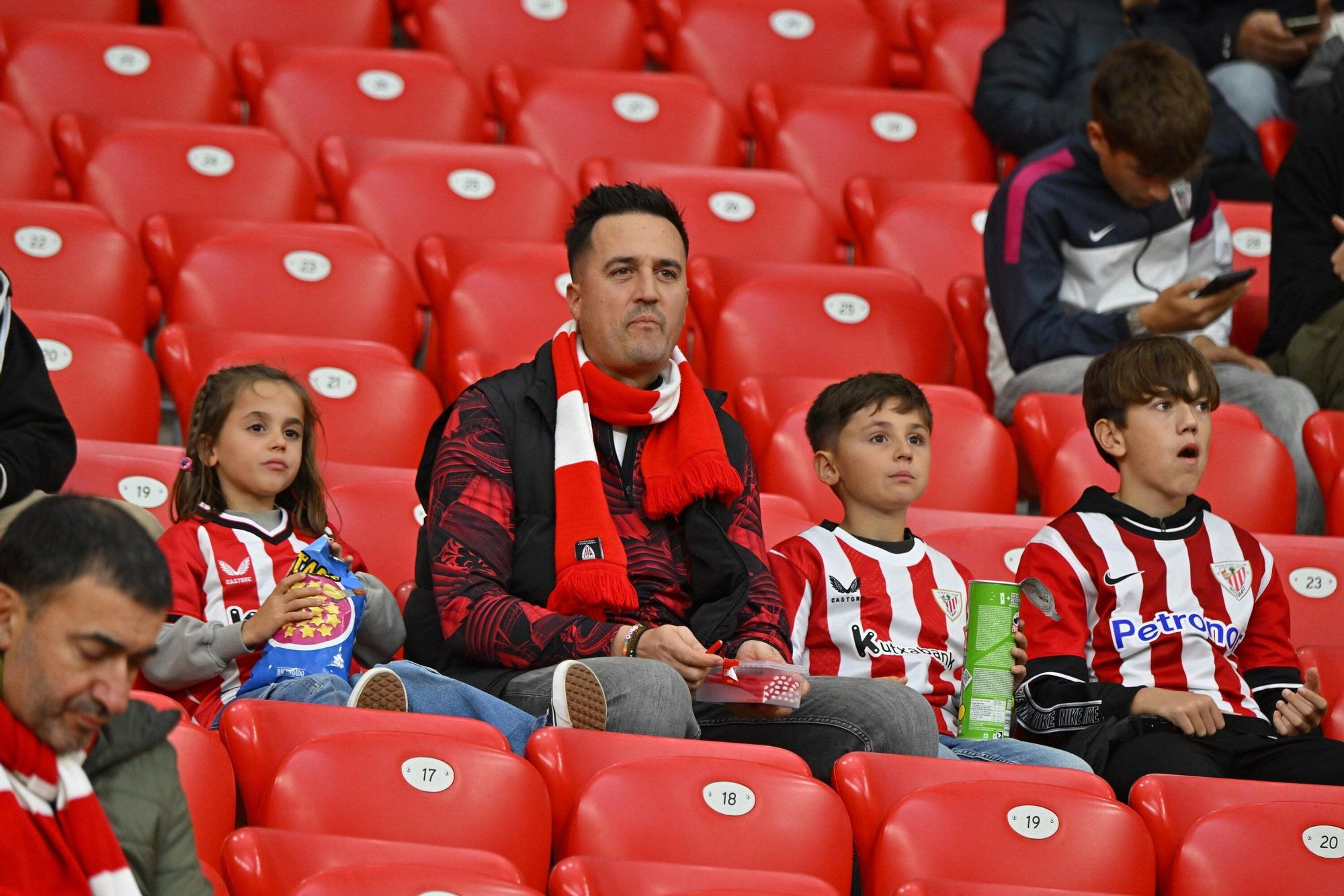 En imágenes: búscate en nuestra galería de la grada del Athletic-Getafe