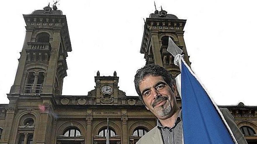 “Hace falta una regulación superior pero las ciudades tenemos que actuar ya con los pisos turísticos”