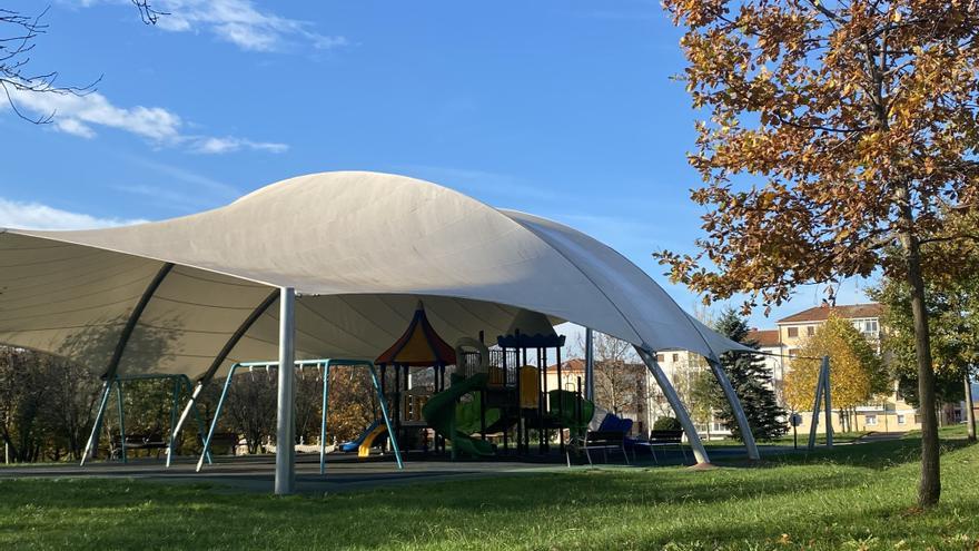 La ciudadanía de Derio reclama la renovación del polideportivo municipal