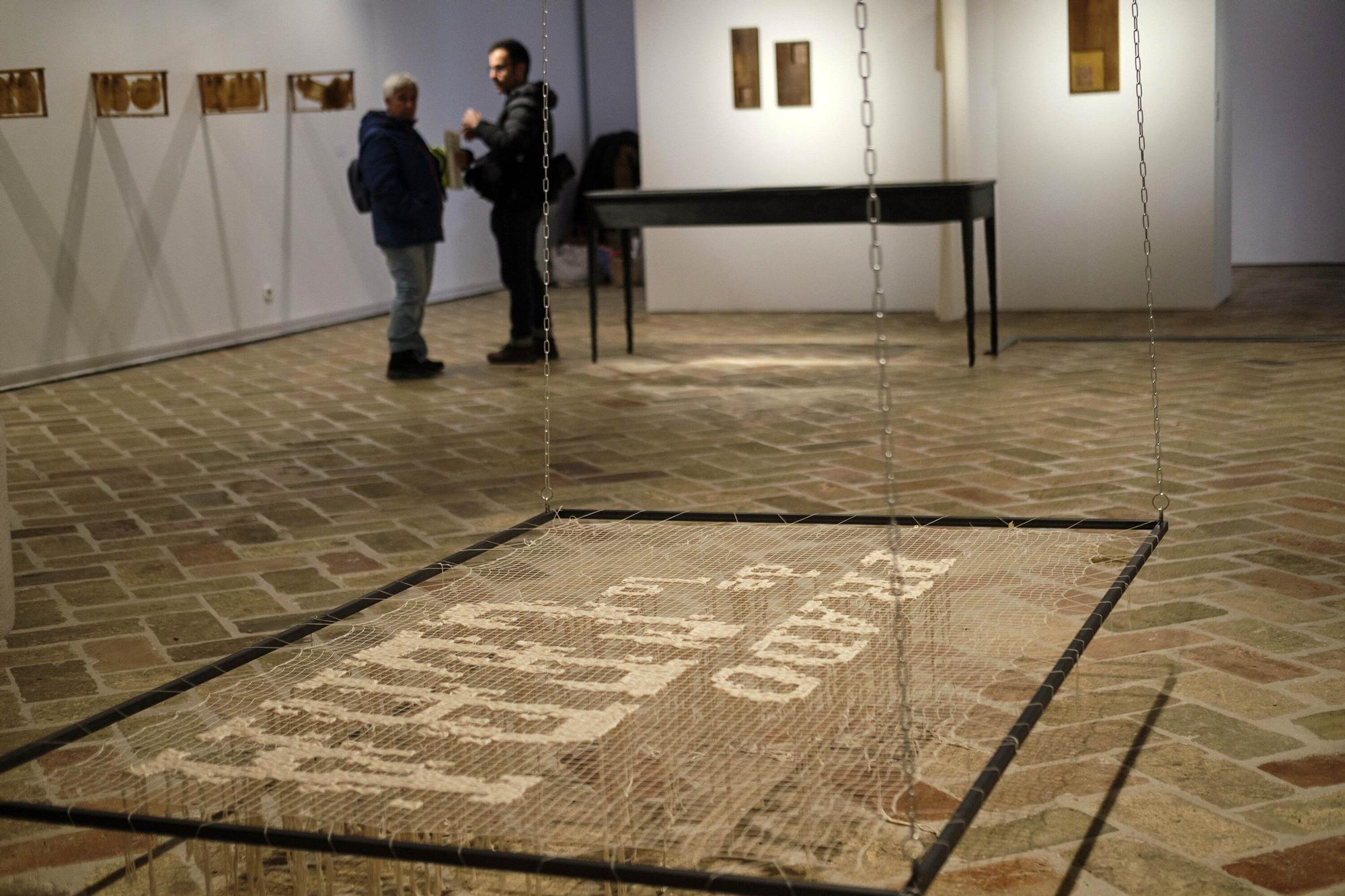 Fotos de la exposición colectiva ‘Argizari galdua / A la cera perdida’ en la Ciudadela