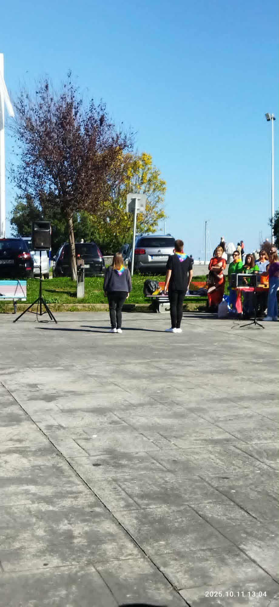 En imágenes: Ondarroa celebra el Día del Abrazo a la Diversidad