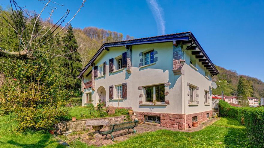 Unifamiliar con encanto y gran jardín en Valcarlos: tradición, amplitud y naturaleza en un mismo hogar