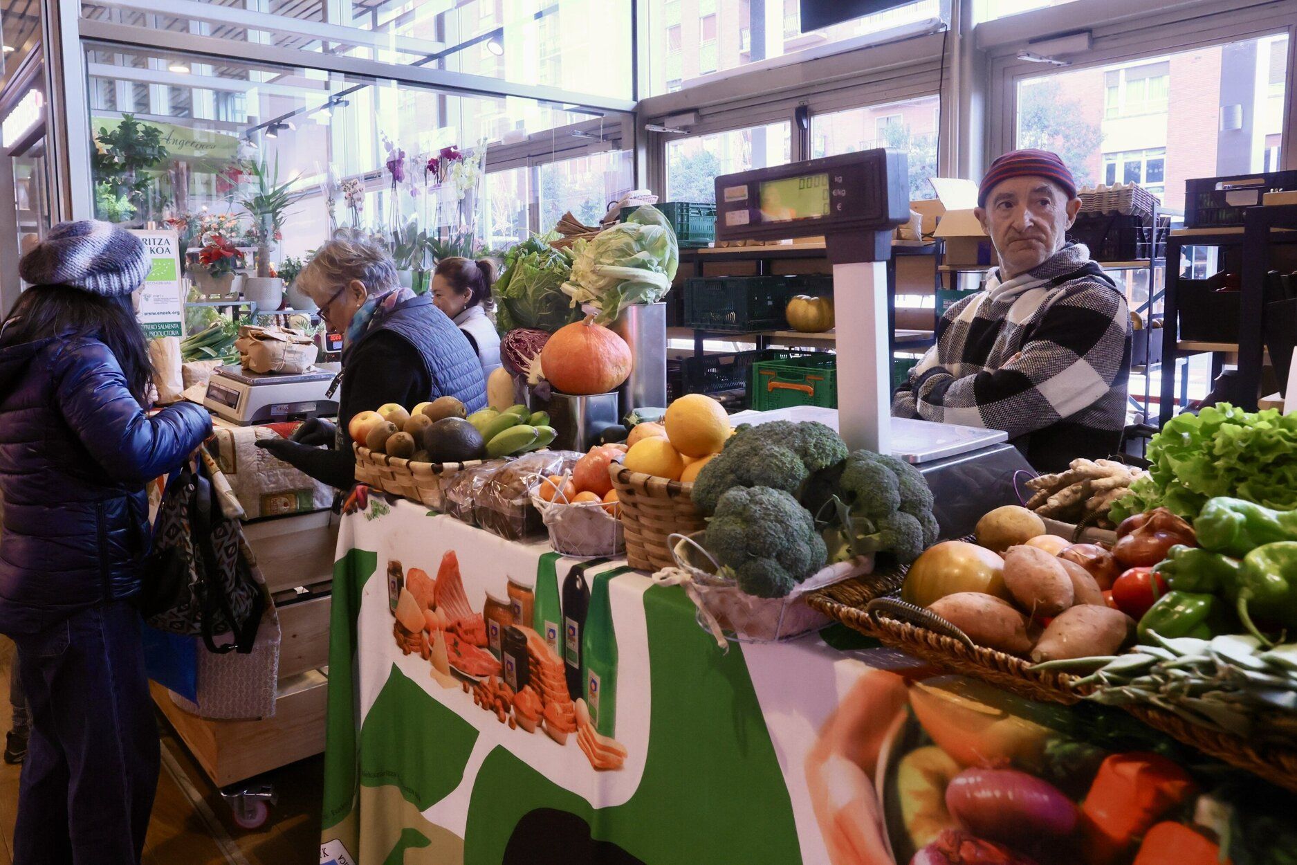 En imágenes: La despensa de Vitoria del Mercado de Abastos cumple 50 años
