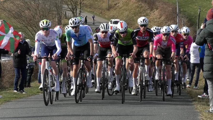 El futuro pide paso en el pelotón