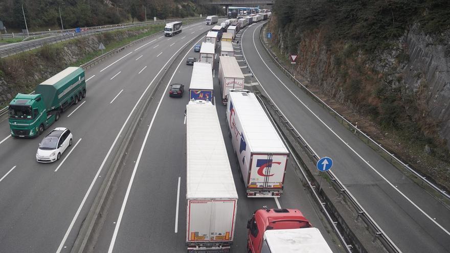 Las protestas de Biriatu provocan grandes retenciones en la AP-8 y otras vías principales