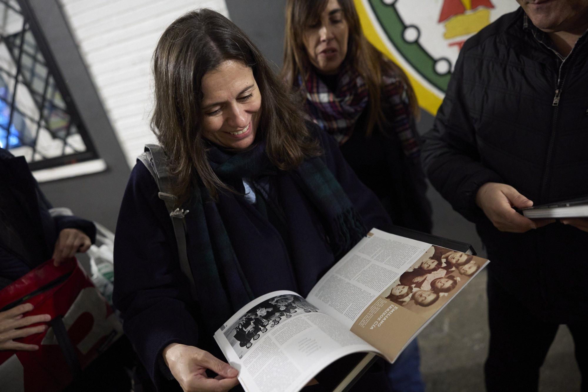 Fotos del reportaje con la familia suiza de Emiliano Iraizoz, de los primeros vecinos de la Txantrea y que leyó ante Franco en diciembre del 52.