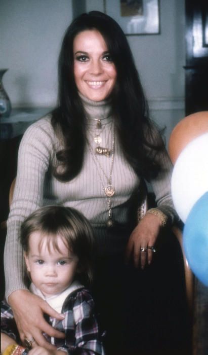 Natalie Wood con su hija Natasha en 1973.