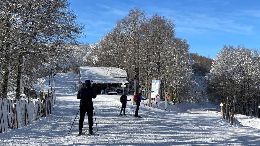 Un domingo para disfrutar de la nieve en el Pirineo de Navarra