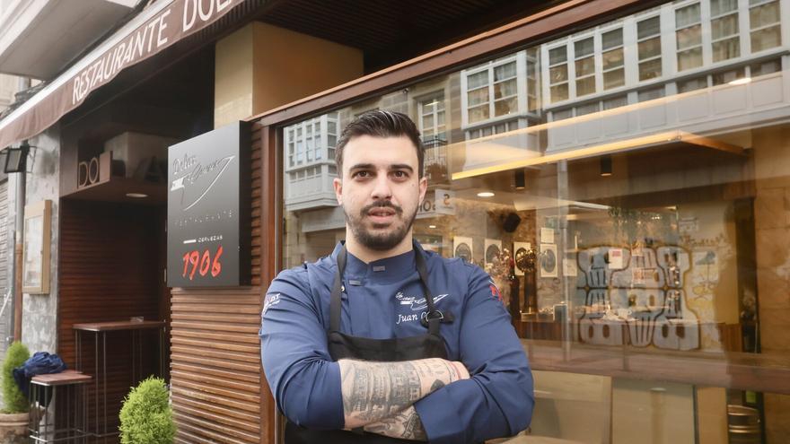 En imágenes: Juan García, cocinero de El Dolar, posa en el restaurante.