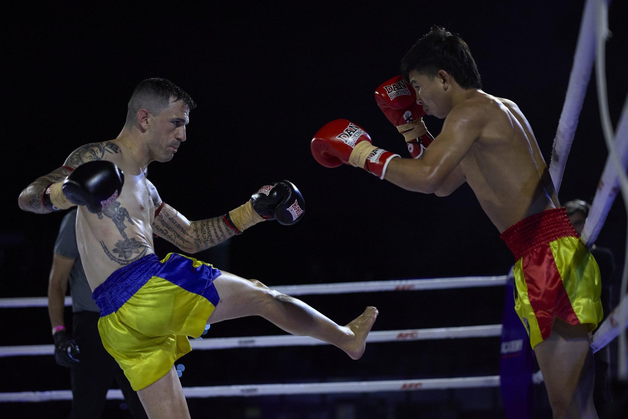 El Muay Thai pone en pie el Navarra Arena