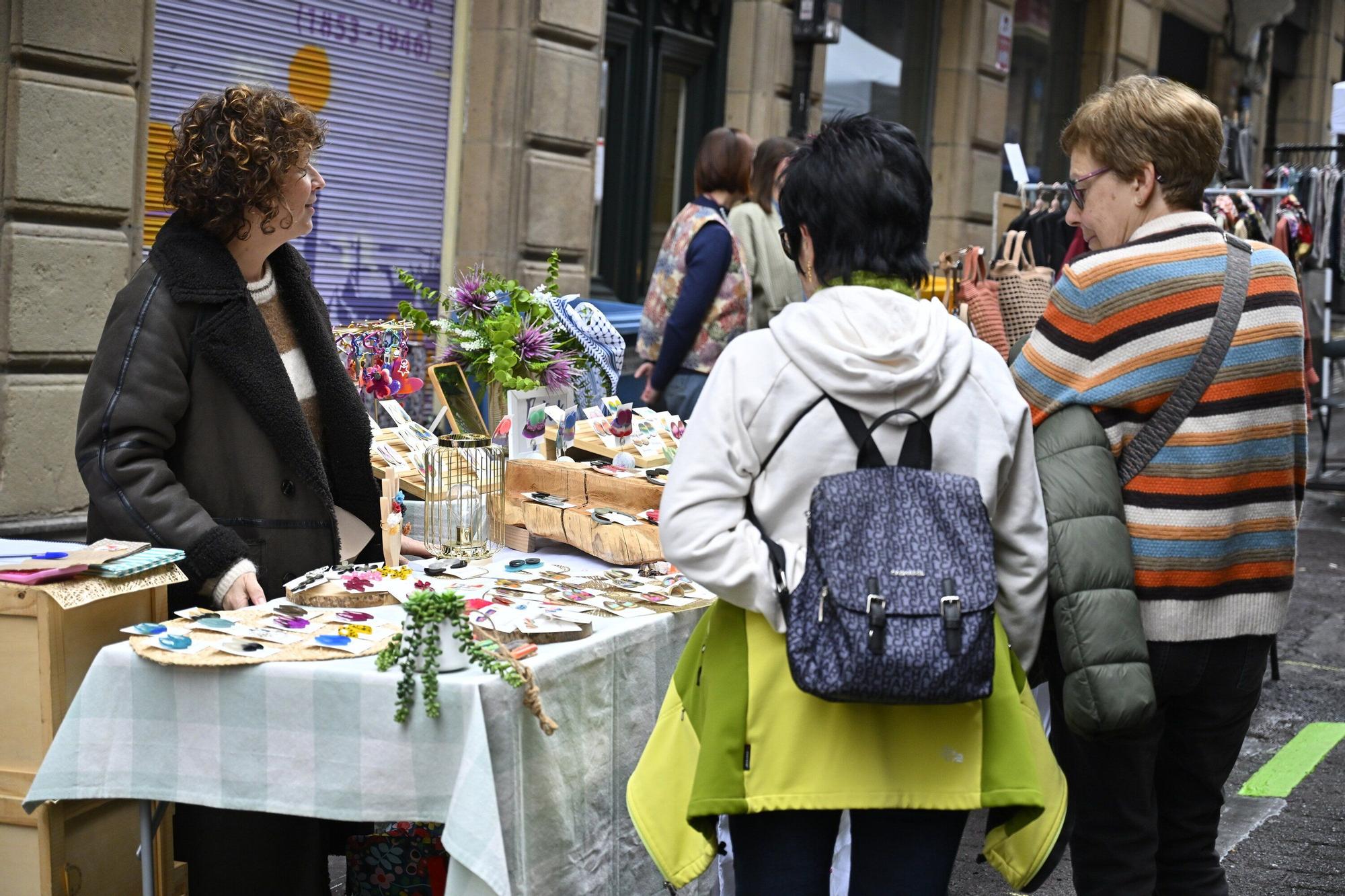 En imágenes: el mercado del Dos de Mayo se viste de Navidad