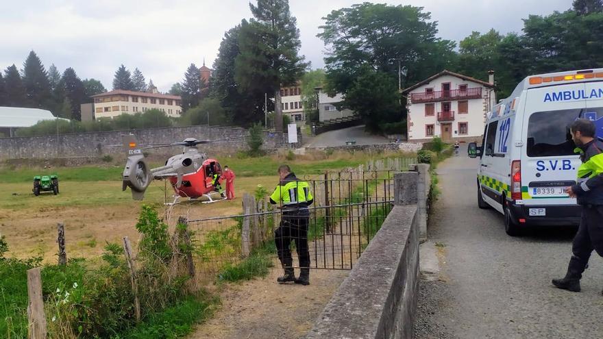 Grave una vecina de Elizondo tras caer por el hueco de un montacargas