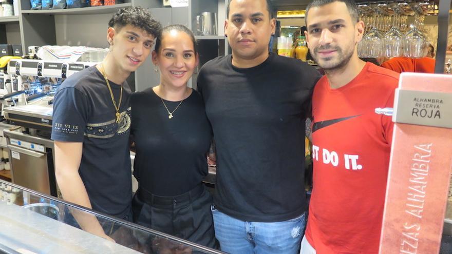La inauguración de la cafetería Laitz de Zumarraga, en imágenes