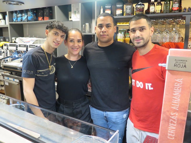 La inauguración de la cafetería Laitz de Zumarraga, en imágenes