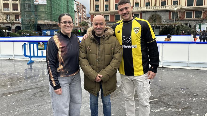 Baratzalde y Barakaldo llenan de ilusión la pista de hielo de la Herriko Plaza