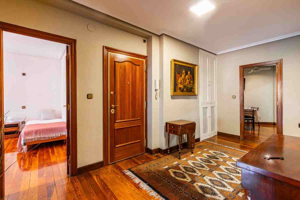 Amplio piso en venta a un paso de la playa de la Zurriol