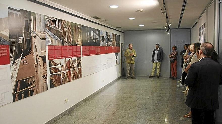 Visita inaugural a la muestra sobre el Teatro de Mérida.  | FOTO: N.G.