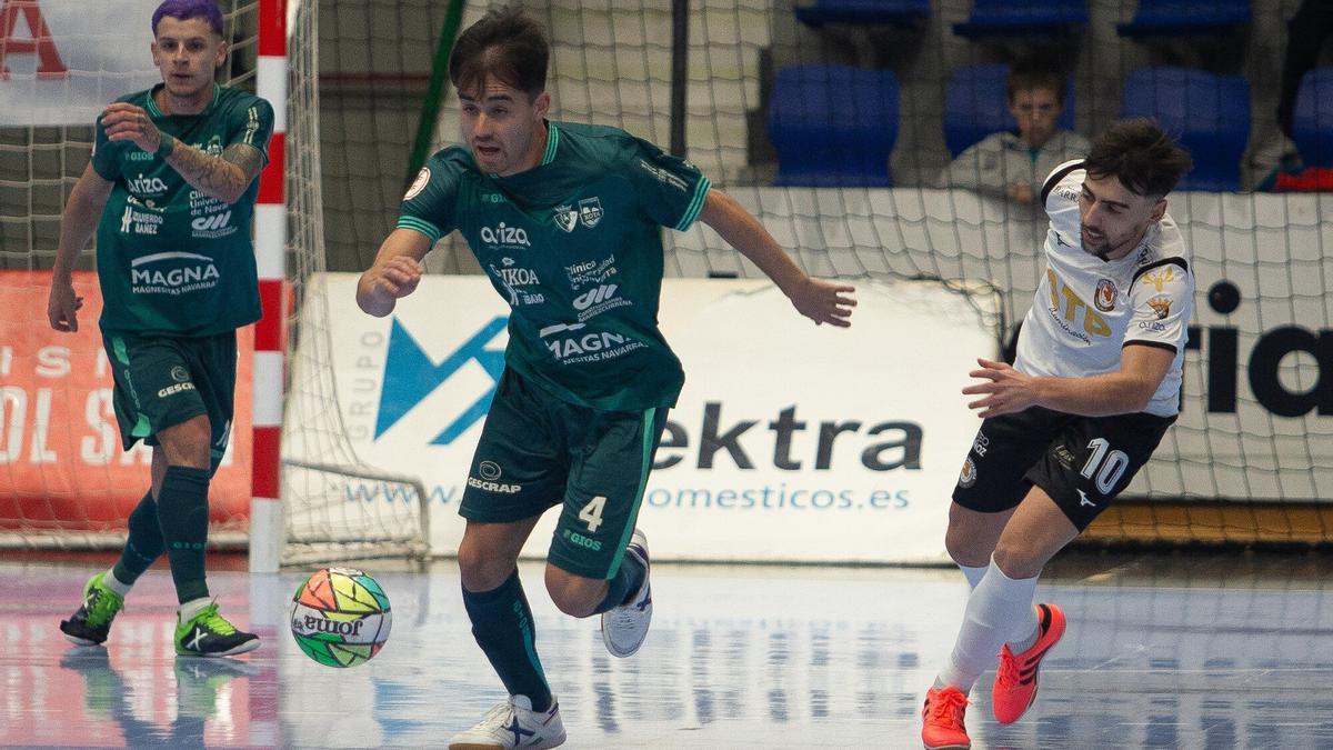 Lance de juego, en el derbi de la temporada pasada.
