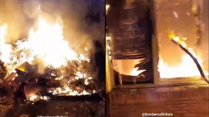 Espectacular incendio en una vivienda abandonada de Getxo que estaba okupada