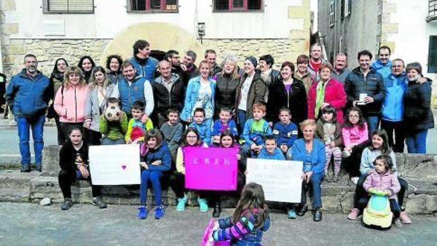 Entusiasta jornada de solidaridad con el cáncer de mama en Eratsun