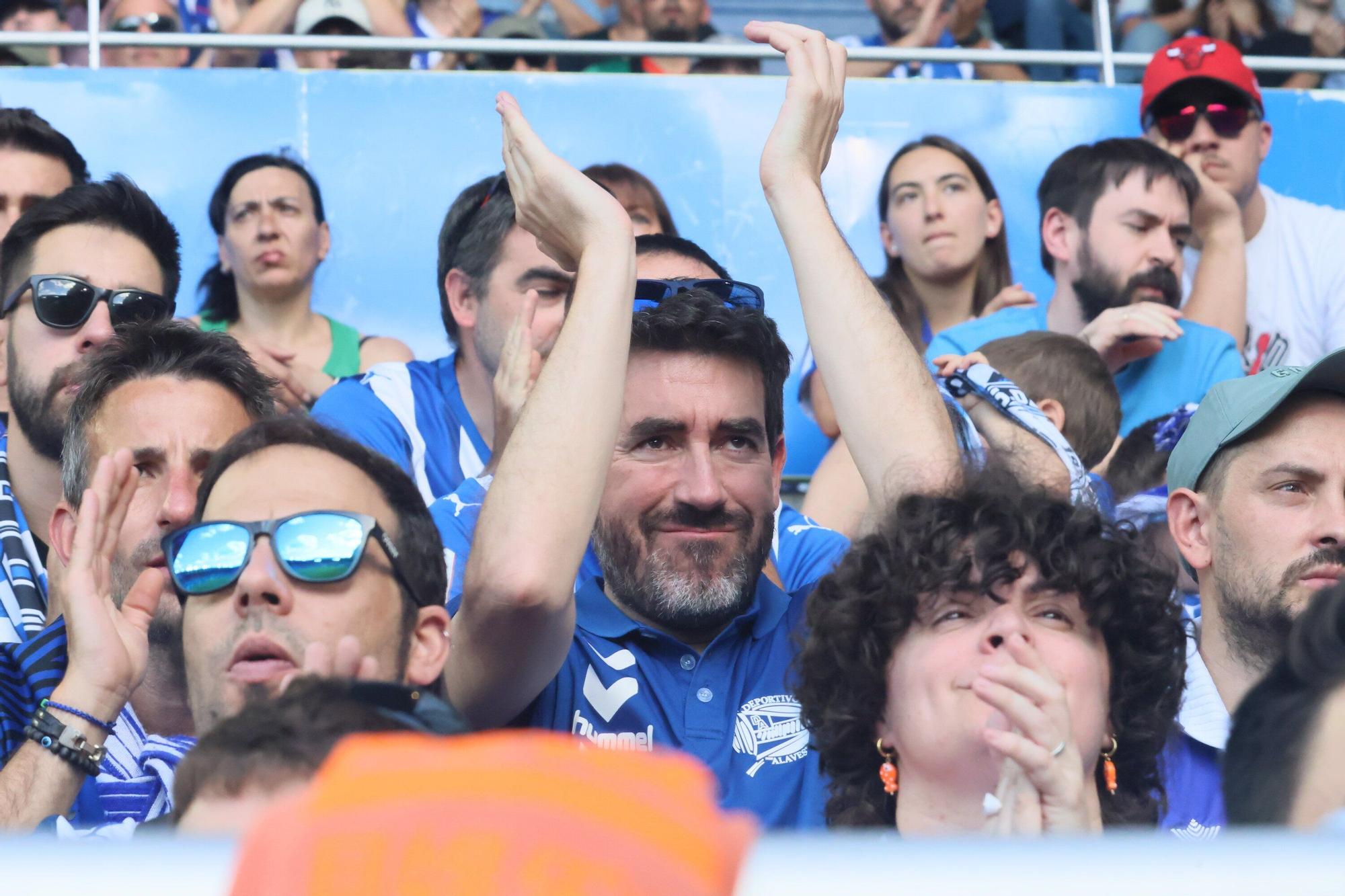En imágenes: Ambientazo en el Alavés - Atlético en Mendizorroza (¡Búscate en las fotos!)