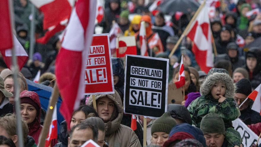 Miles de groenlandeses y daneses claman contra las amenazas de Trump