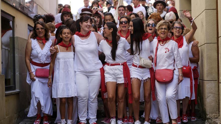 Las mujeres brillan en su Bajadica del Puy