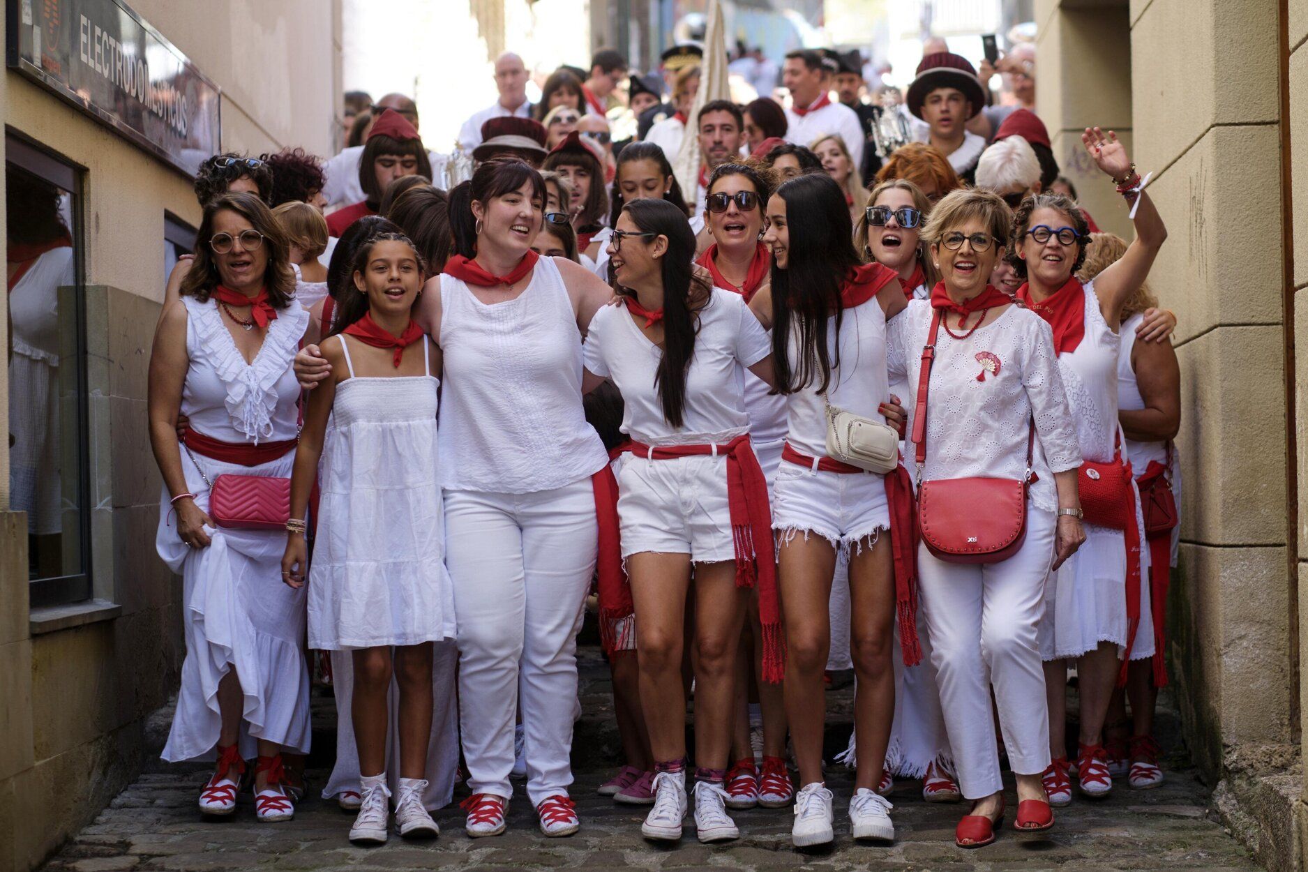 Fotos de la Bajadica del Puy de mujeres