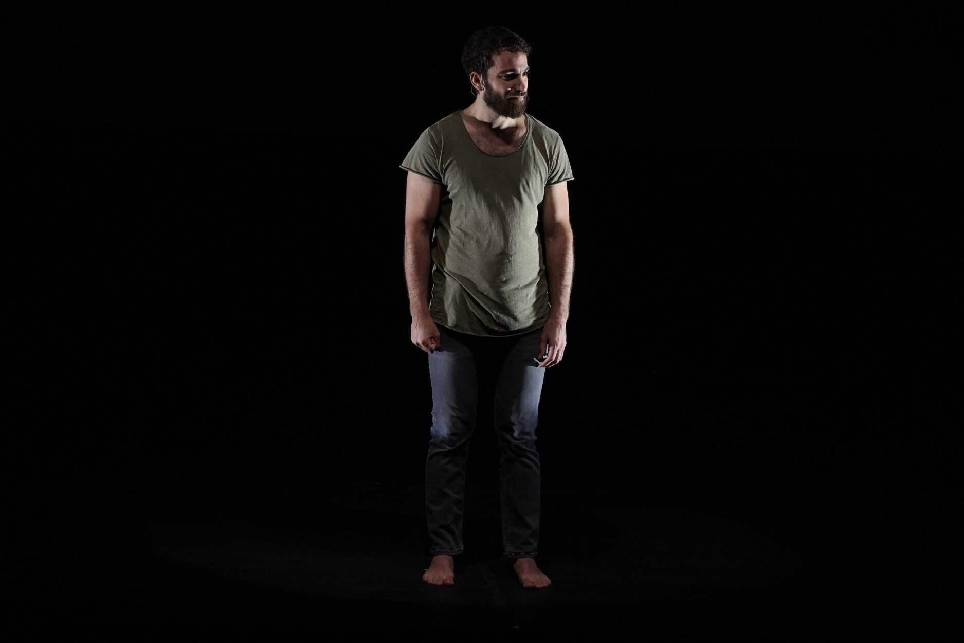 Imágenes de la obra 'En mitad de tanto fuego' en el Festival de Teatro de Olite