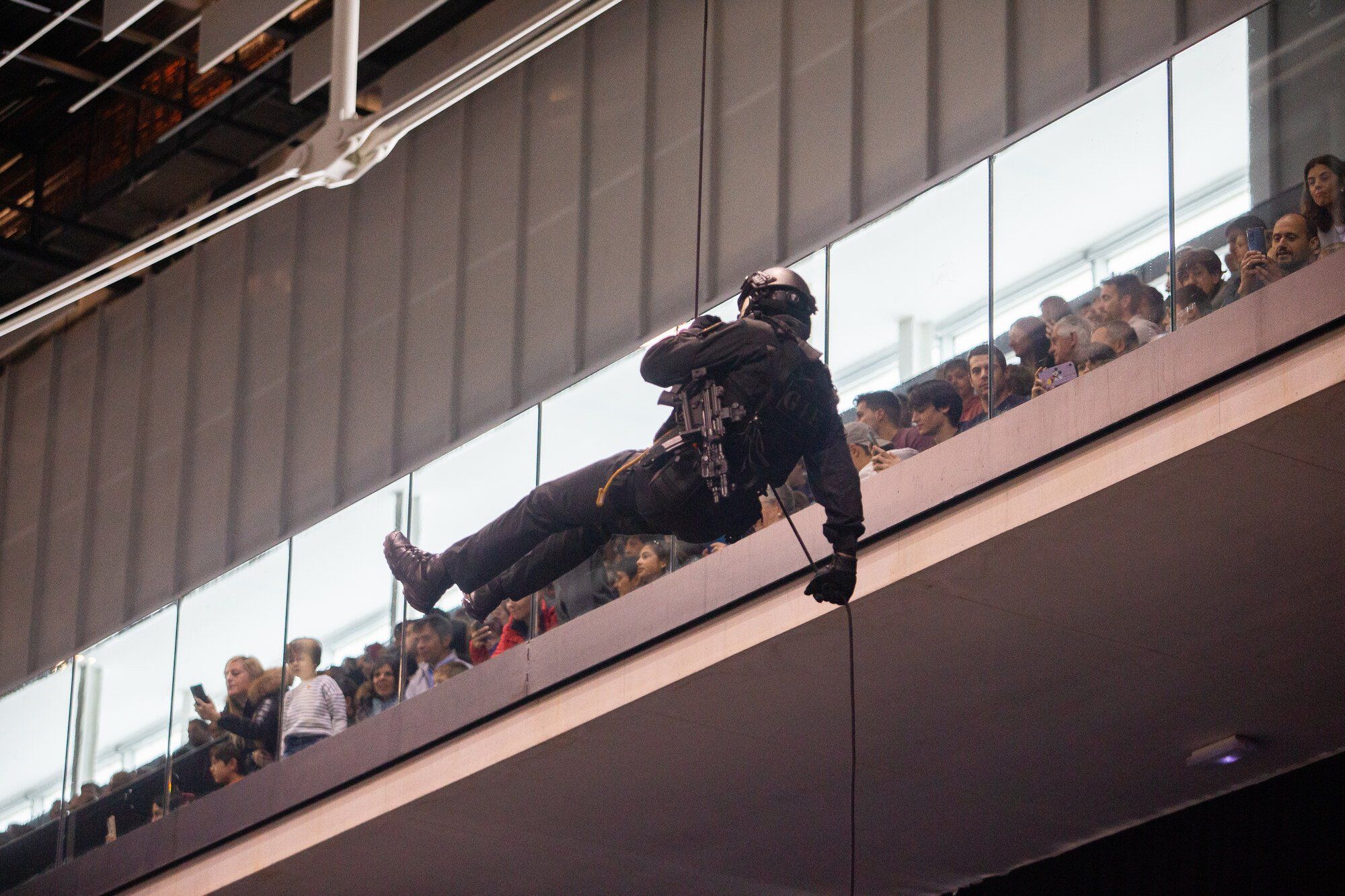 Exhibición de la Policía Foral en el Navarra Arena