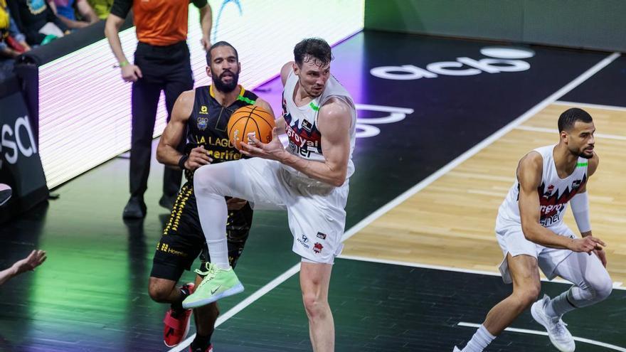 Rodions Kurucs: "Mis compañeros y el entrenador me están dando confianza"