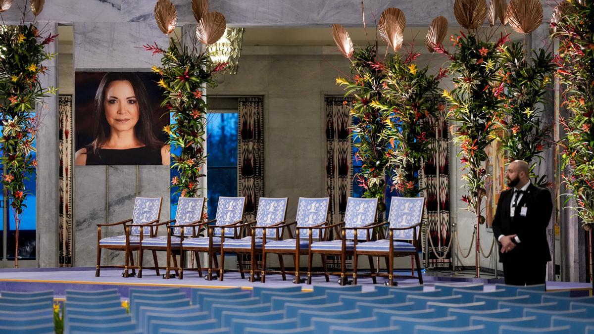 Una foto de Machado, Nobel de la Paz, en la ceremonia en Oslo.