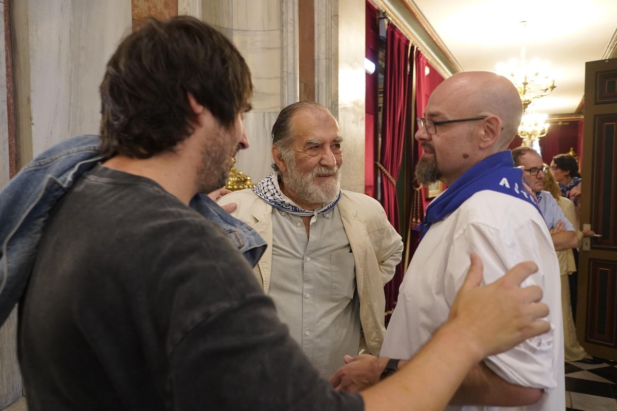 Recepción a la sociedad bilbaina en el Ayuntamiento de Bilbao