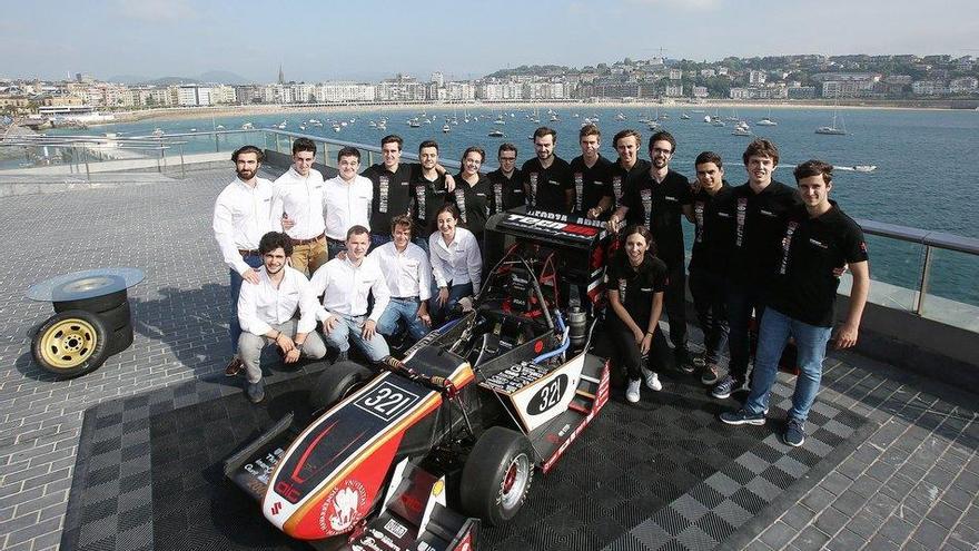 Alumnos de Tecnum durante la presentación