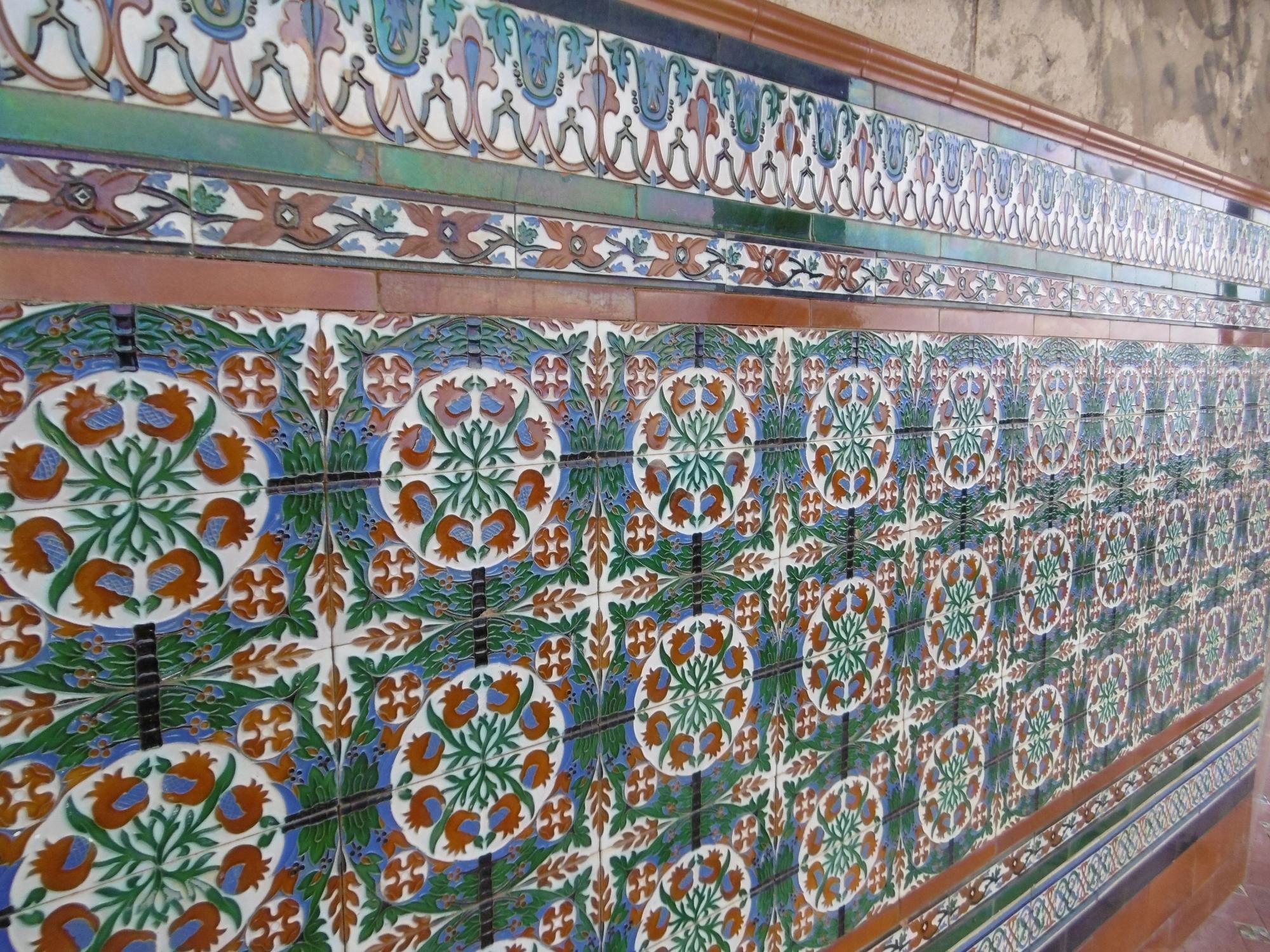 Magníficos azulejos que subsisten.