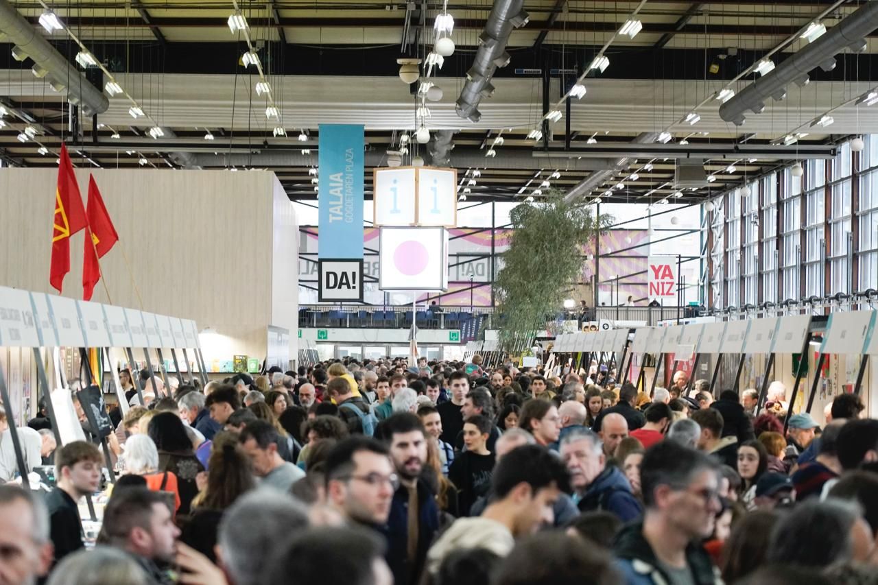 En imágenes: colas para acceder a una Durangoko Azoka a reventar