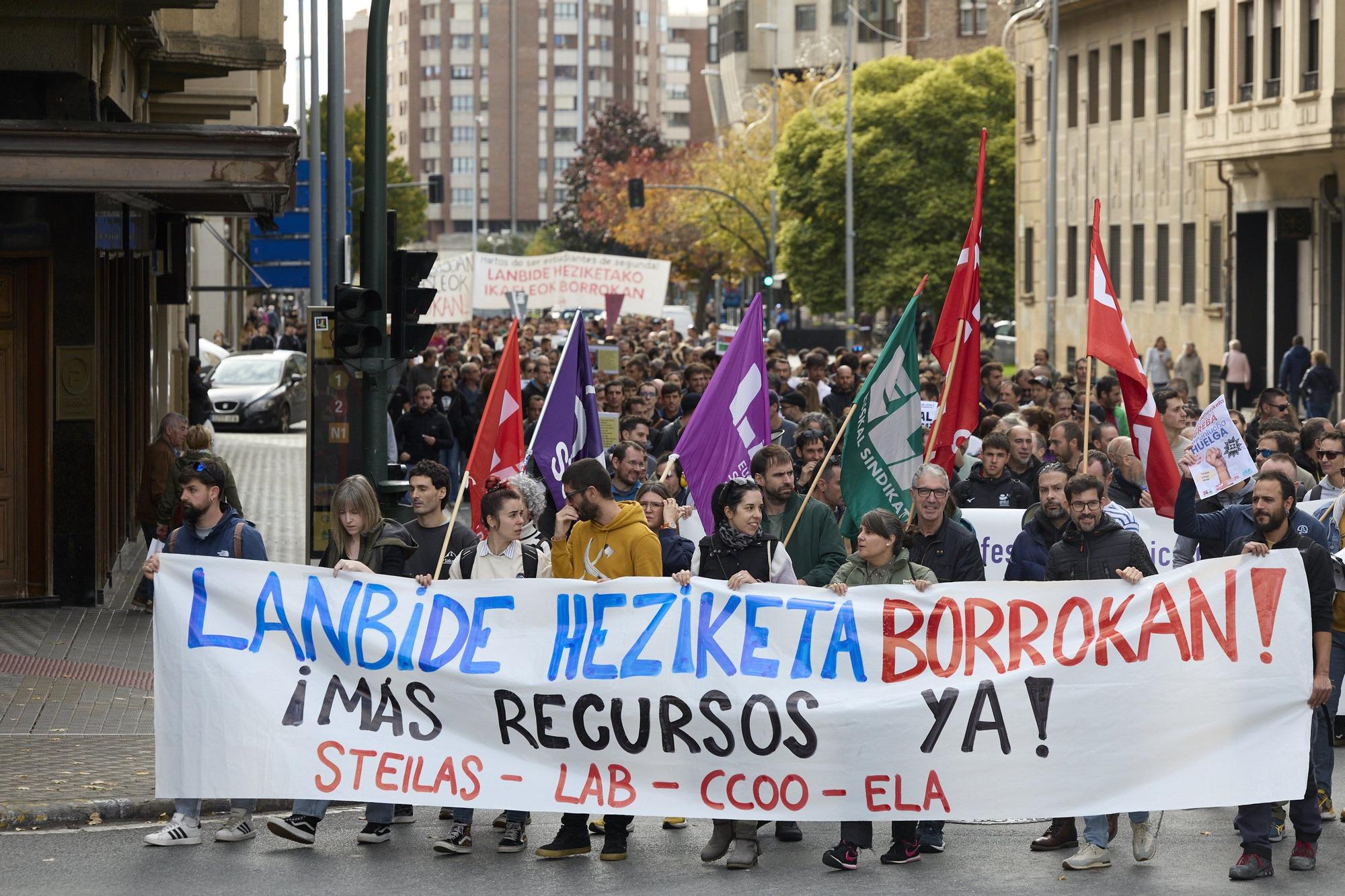 Manifestación de profesores y estudiantes de FP en Pamplona el segundo día de huelga