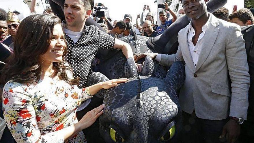 Los dragones la montan en Cannes