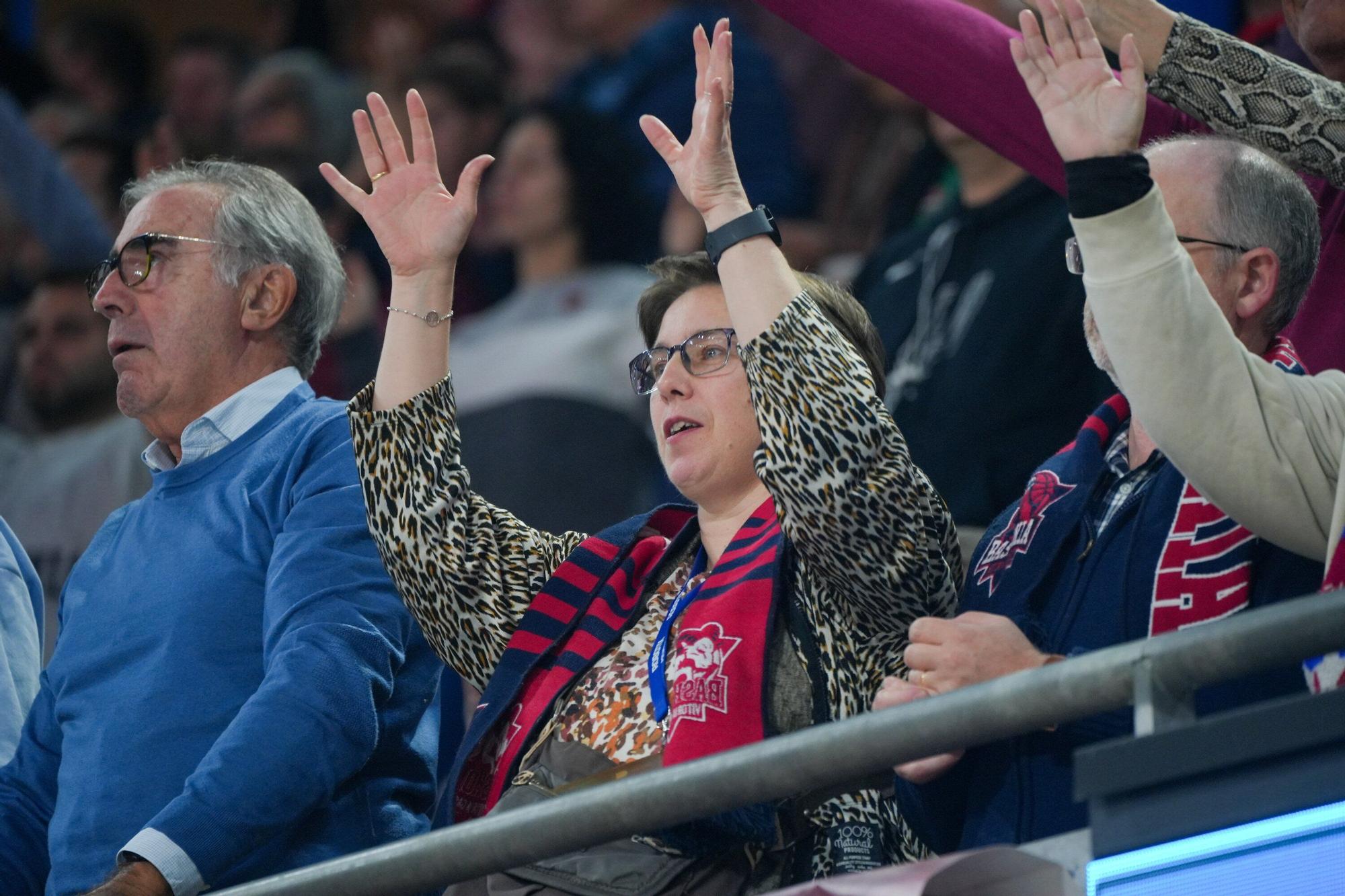 En imágenes: Ambientazo en el Baskonia-Panathinaikos (¡Búscate en las fotos!)