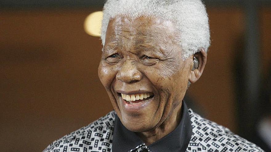 Nelson Mandela abandona el hospital tras casi tres meses ingresado
