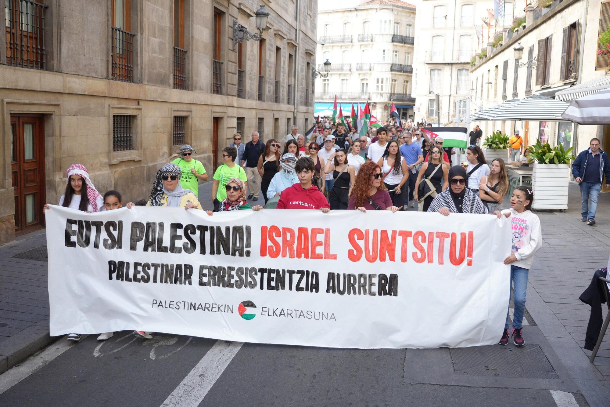 En imágenes: Manifestación en Vitoria-Gasteiz a favor de Palestina