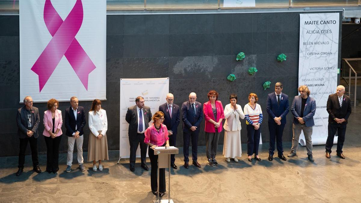 Acto de adhesión del Parlamento de Navarra en el Día Internacional del Cáncer de Mama
