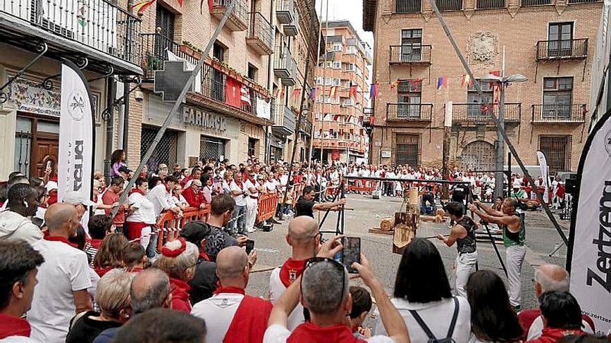 La Asociación Tambarria muestra su fuerza durante las fiestas de Corella
