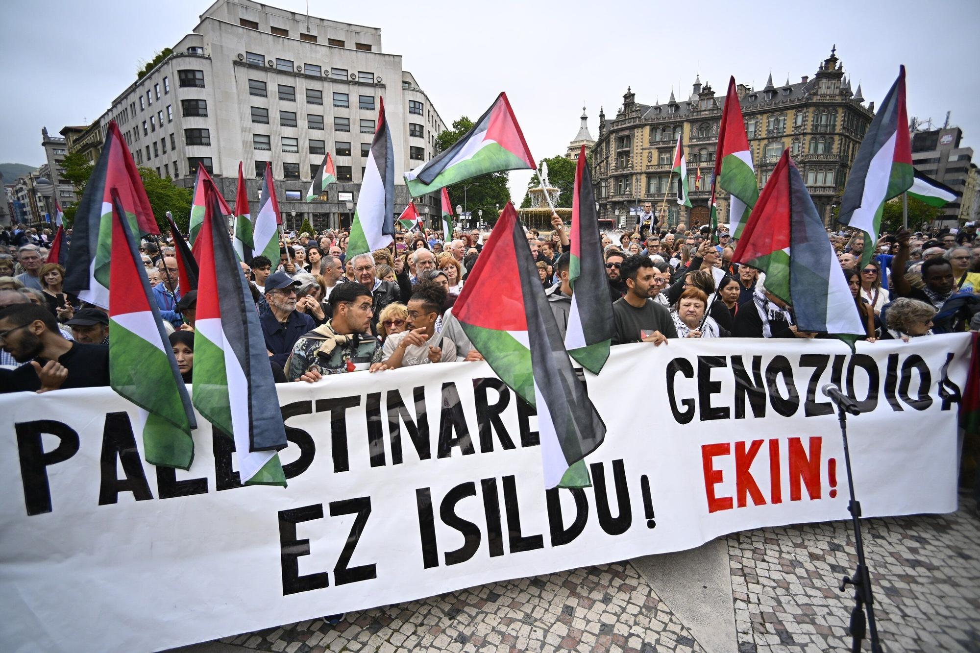 Manifestación en Bilbao para denunciar el "exterminio del pueblo palestino"