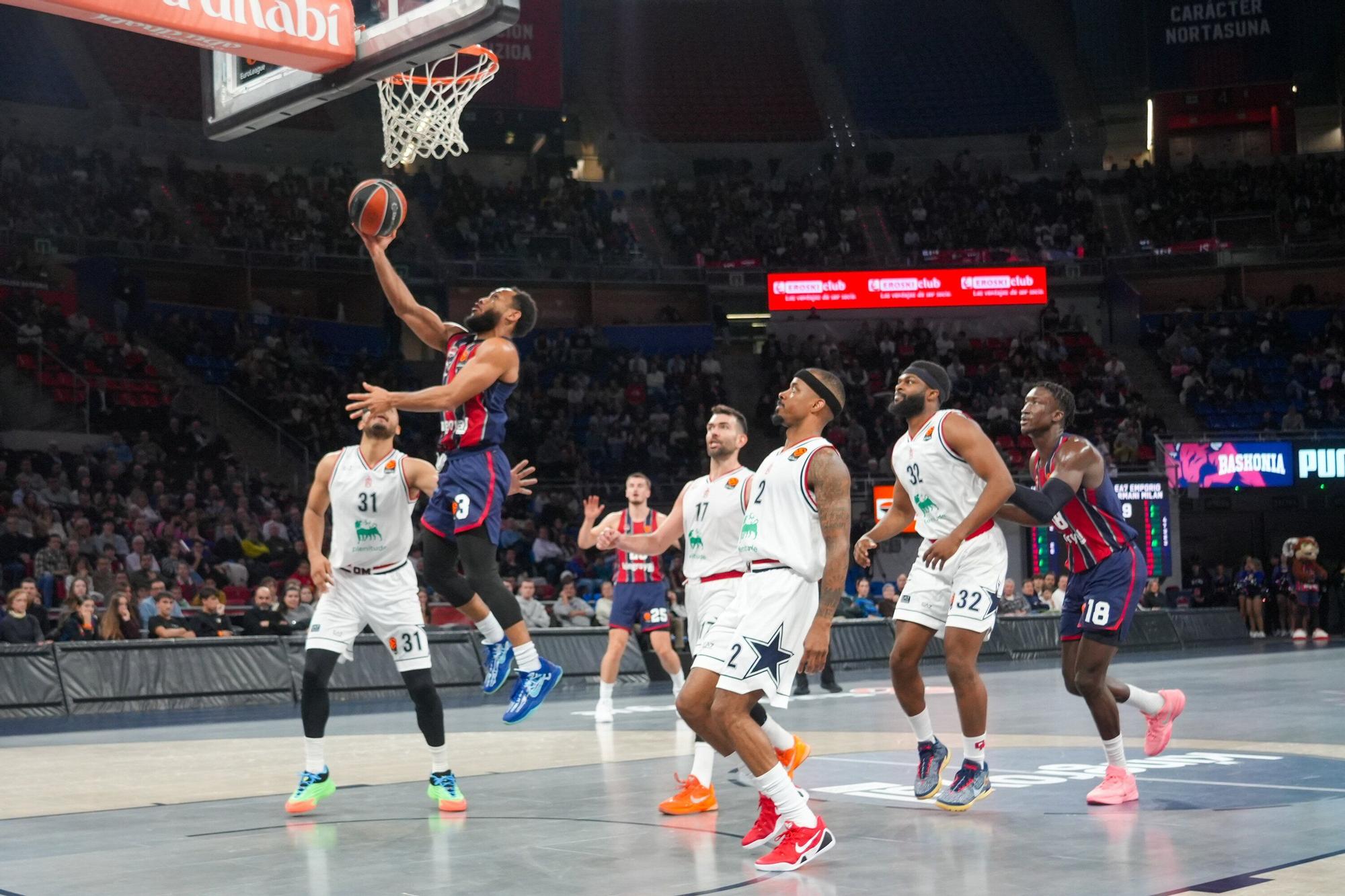 En imágenes: Baskonia se impone a Armani Milan con solvencia