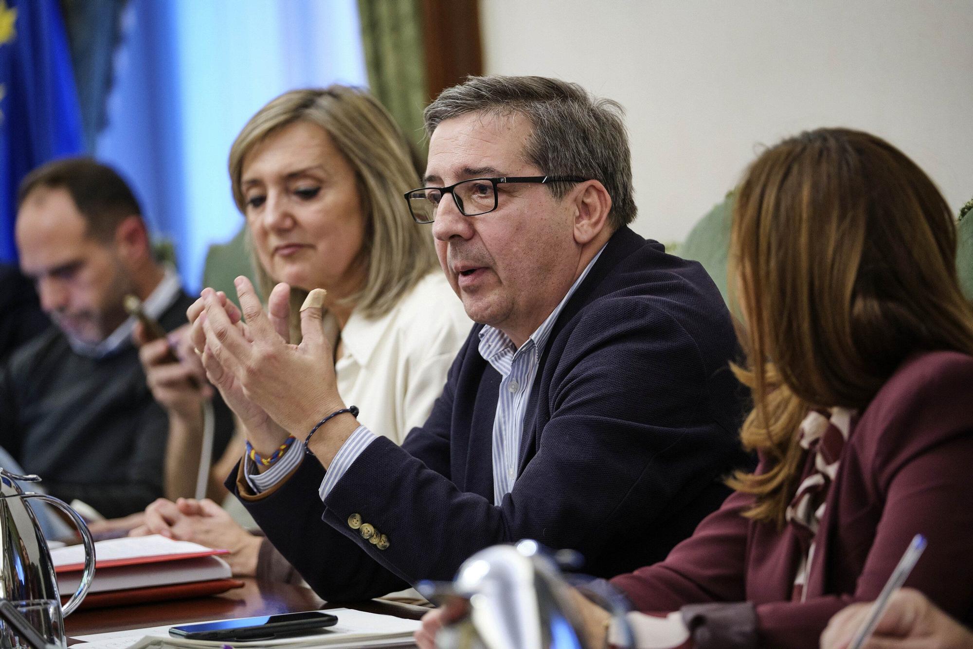 Fotos del pleno del Ayuntamiento de Pamplona (jueves 11 de diciembre de 2025)