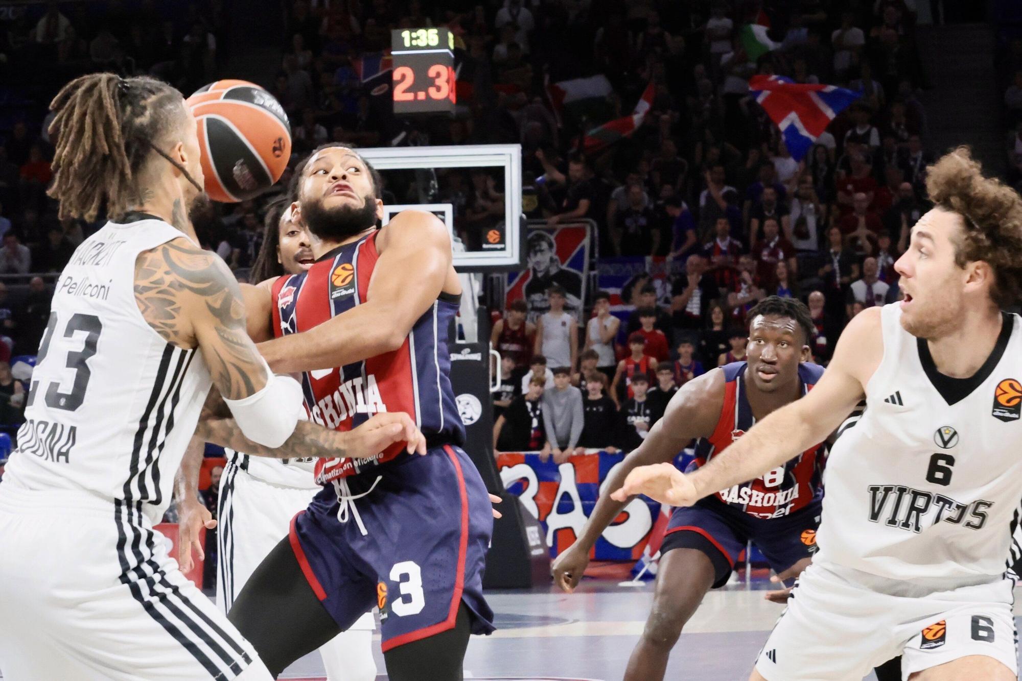 En imágenes: Todas las fotos del Baskonia - Bologna