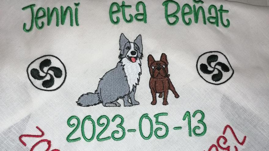 Tarratadie, txapelas bordadas que viajan contando historias desde Bermeo