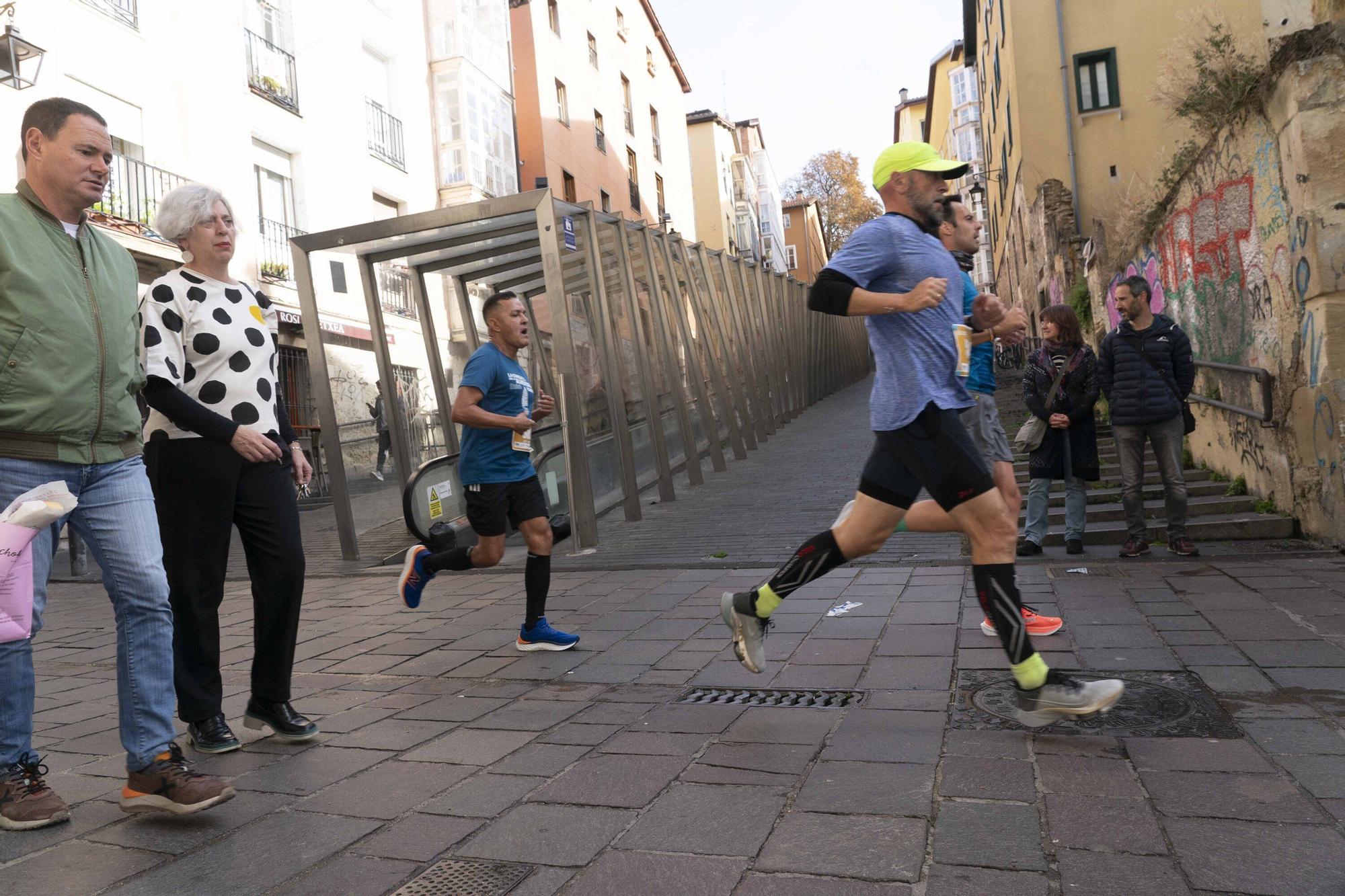 En imágenes: Un millar de corredores atraviesan la almendra